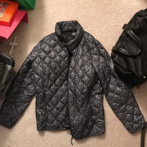 Lightly puffy warm jacket